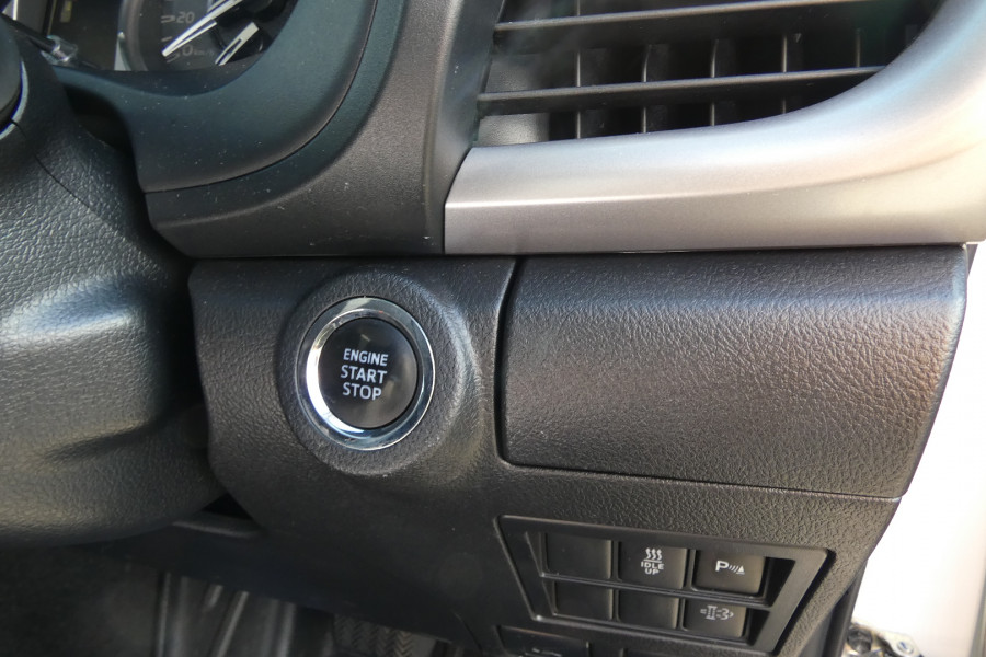 2021 Toyota HiLux GUN126R SR5 + PREMIUM INTERIOR 4X4 Ute Image 17