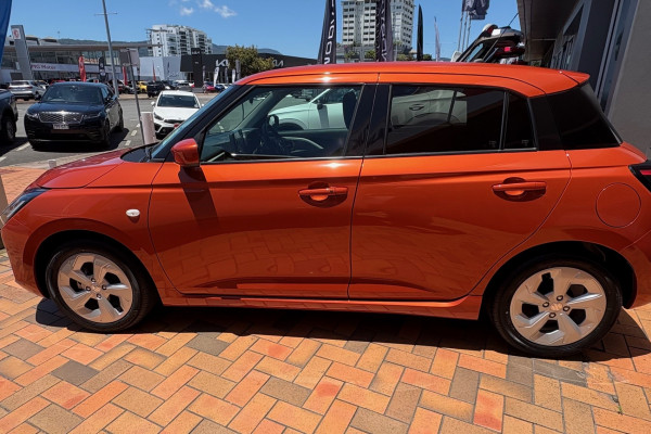 2024 Suzuki Swift UZ Hybrid Plus Hatch Image 5