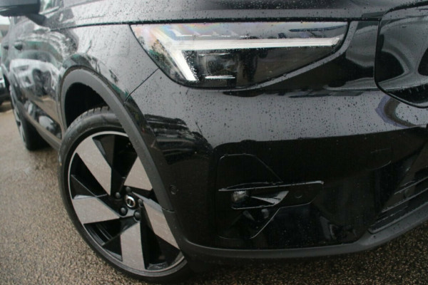 2026 Volvo EX40  Ultra Twin Motor Performance SUV Image 2