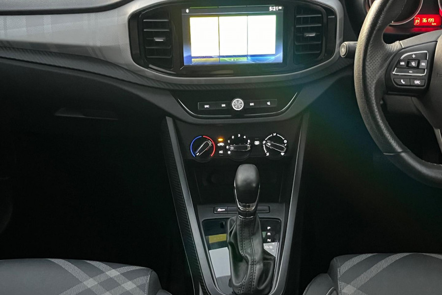 2021 MG MG3 SZP1 Core Hatch Image 15