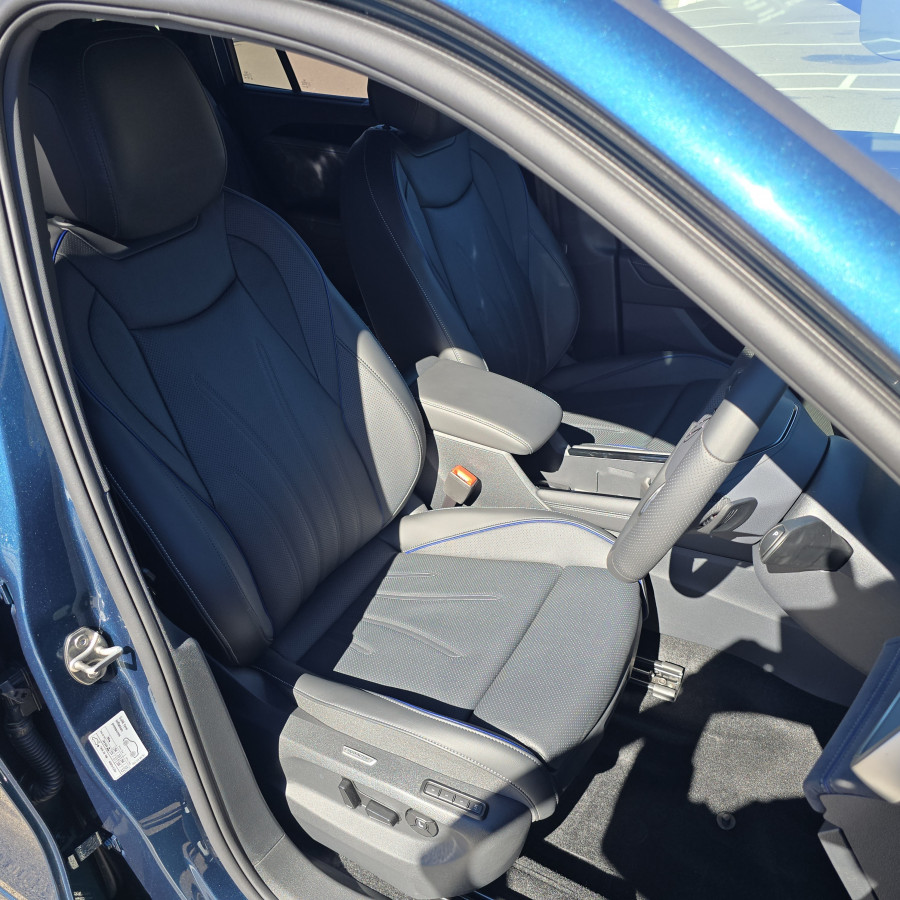 2025 MY26 Volkswagen Tayron R4 195TSI R-Line SUV Image 15