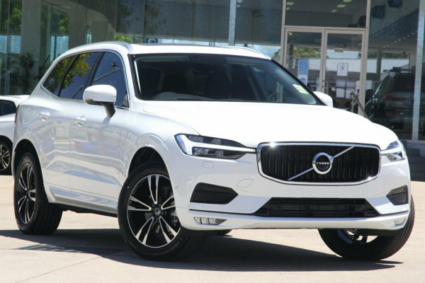 2020 MYon Volvo XC90 L Series T6 Momentum Suv