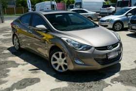 Hyundai Elantra Premium MD