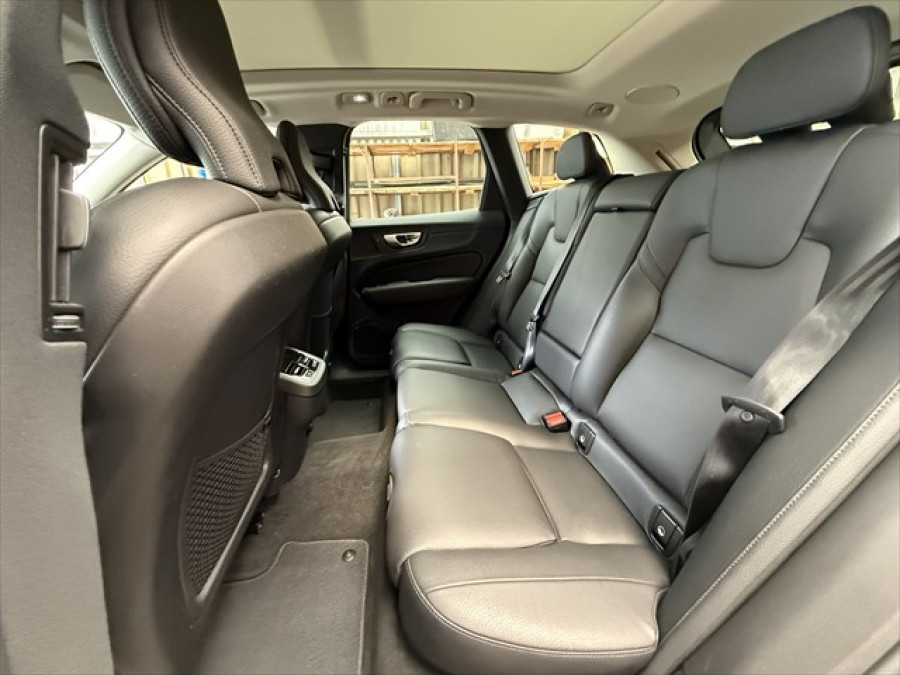 2023 Volvo XC60 UZ Plus B5 SUV Image 14