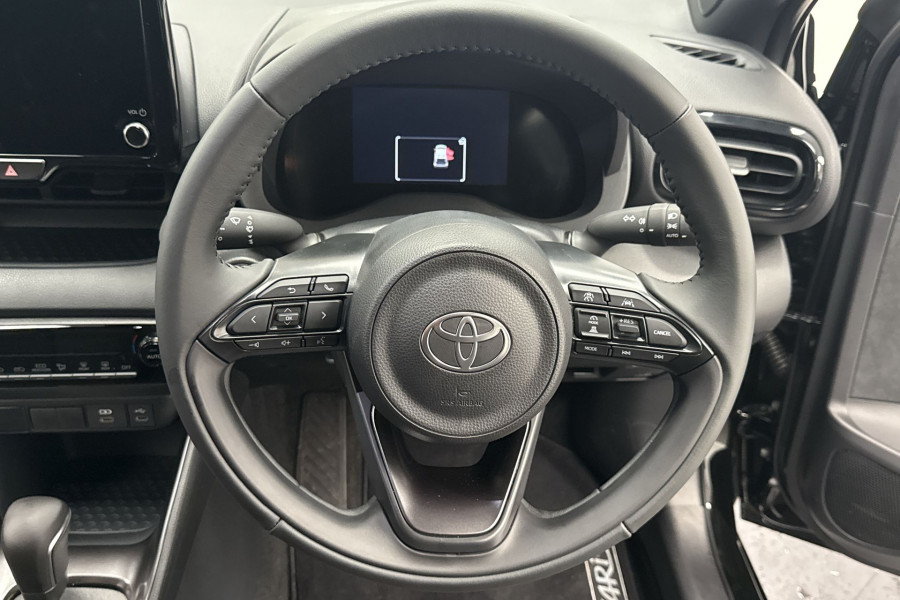 2025 Toyota Yaris MXPH10R SX Hybrid Hatch Image 18