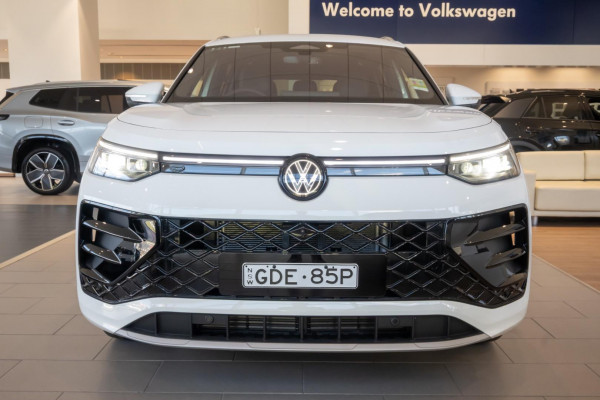 2025 MY26 Volkswagen Tayron R4 195TSI R-Line SUV Image 2