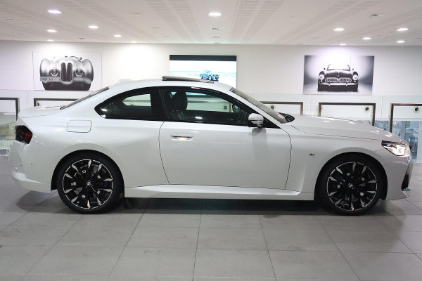 2025 BMW 2 Series G42 230i M Sport Coupe image 6