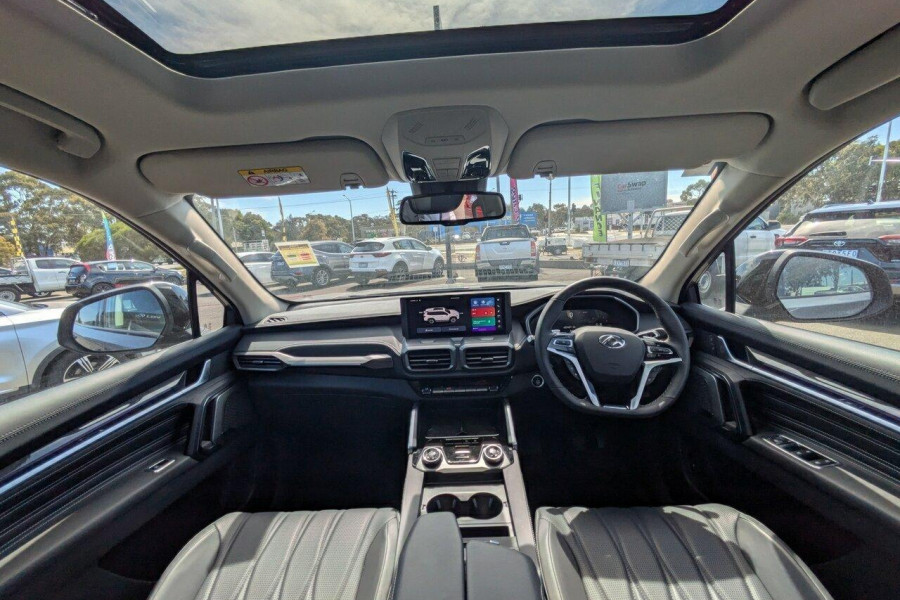 2024 MY25 LDV D90 SV9A Executive SUV Image 15