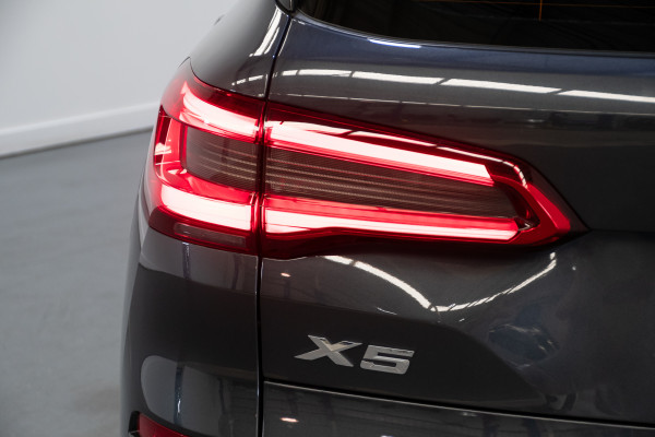 2018 BMW X5 xDrive30d M Sport SUV Image 11
