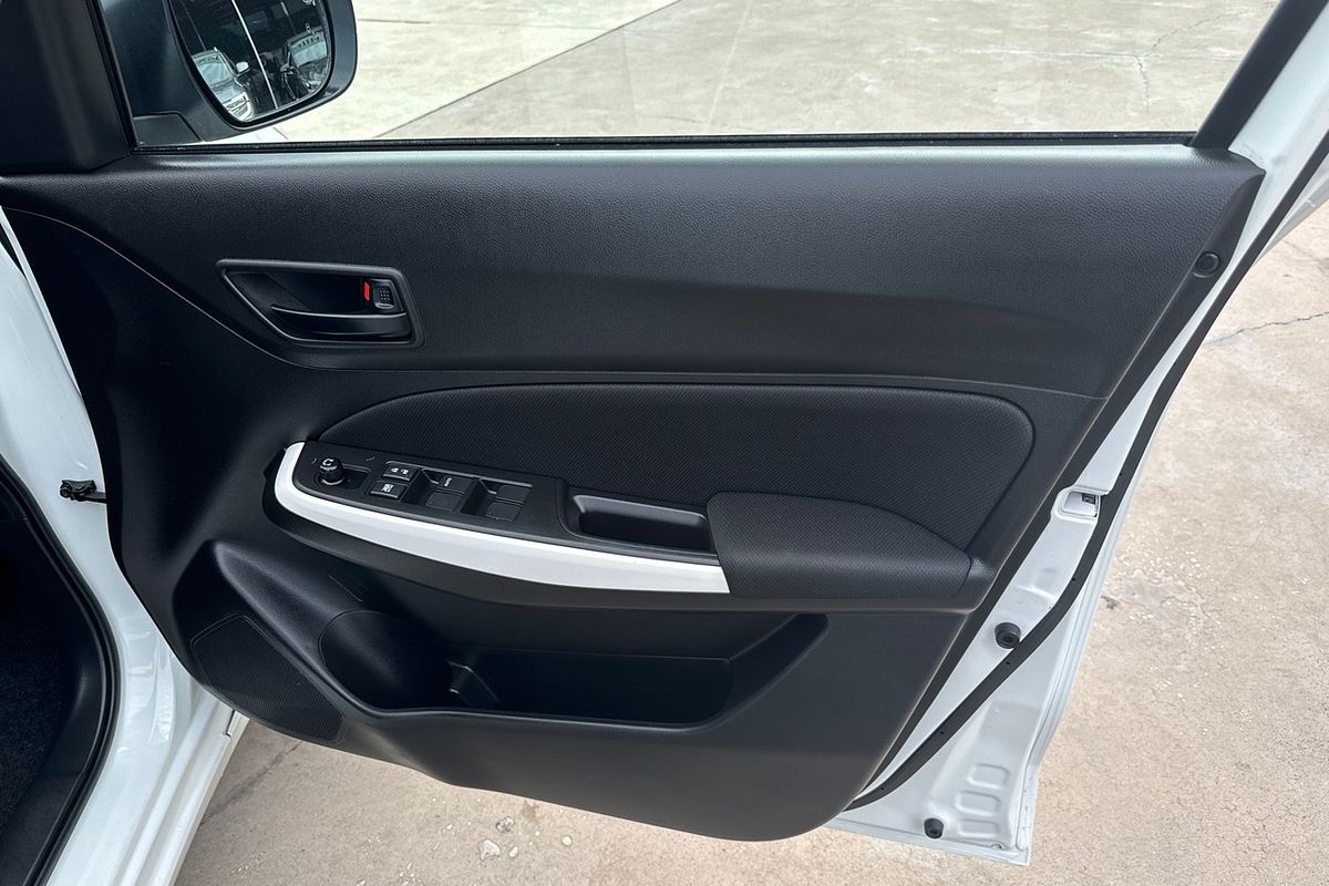 2023 Suzuki Swift AZ Series II GL Hatch Image 5