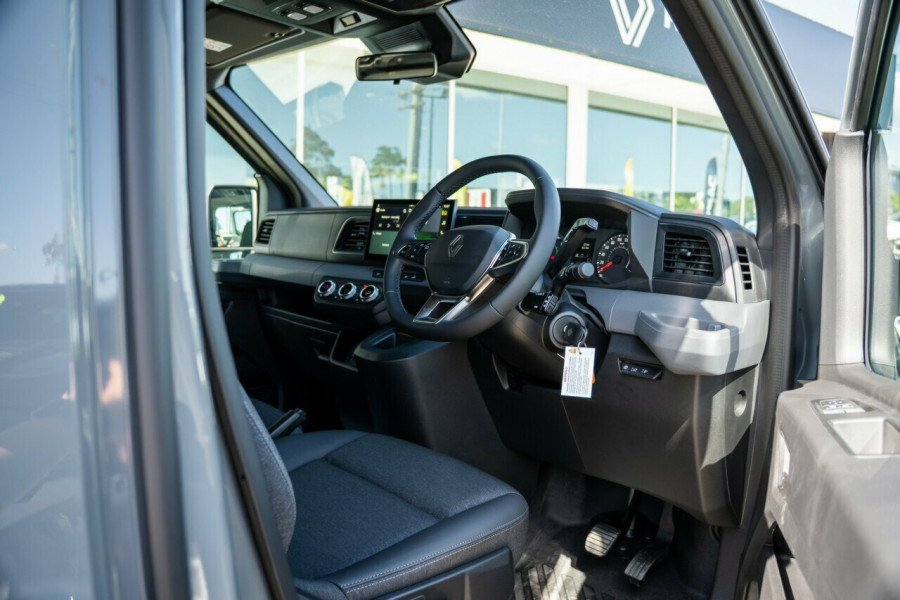 2026 Renault Master XDD Mid Roof LWB Van Image 8