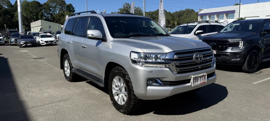 2019 Toyota LandCruiser VDJ200R VX SUV Image 3