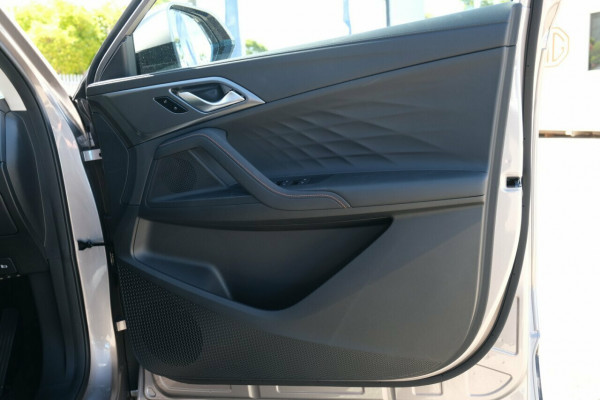 2024 MY24.5 MG HS AS33 Essence SUV Image 5