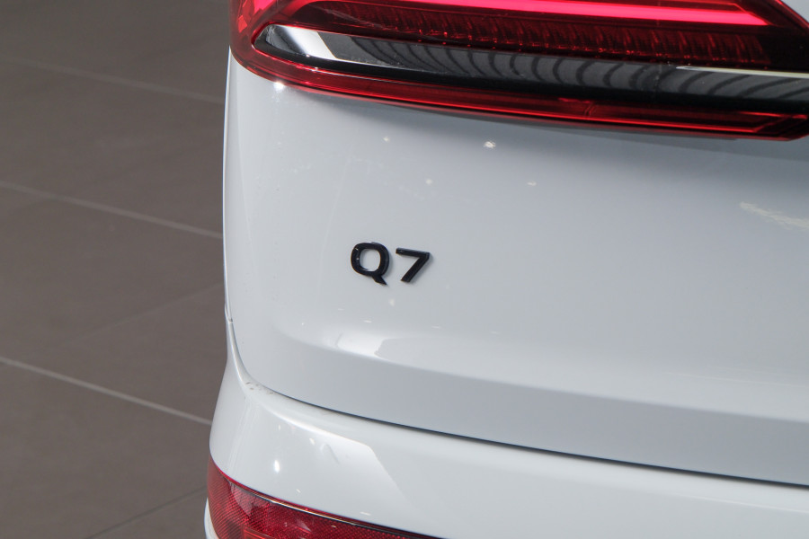 2026 MY25 Audi Q7 4M TFSI 250kW S line SUV