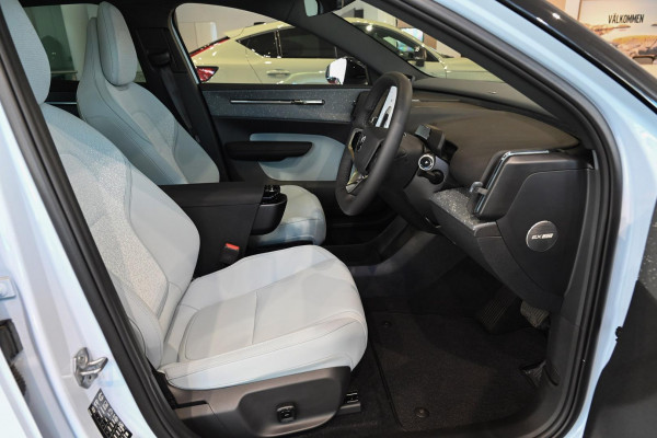 2025 Volvo EX30  Twin Motor Performance Ultra SUV Image 6