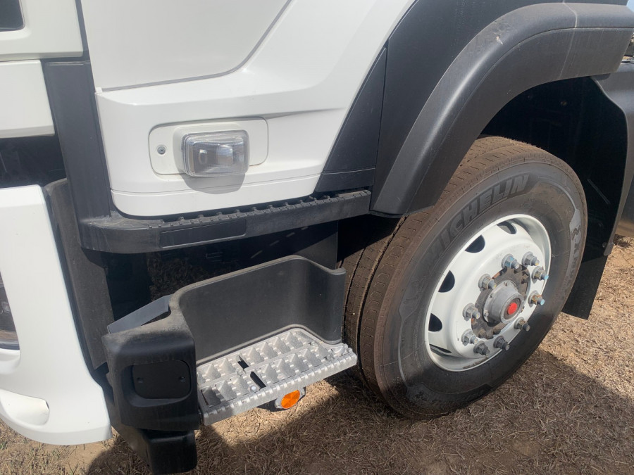 2025 Isuzu  FXD 170-355 AT R62 Cab Chassis Image 23