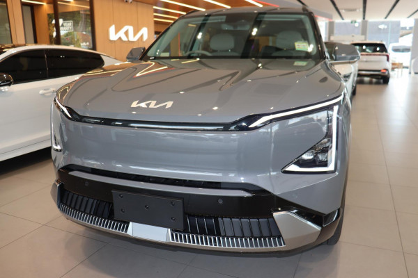 2026 Kia EV5 OVc Earth SUV Image 3