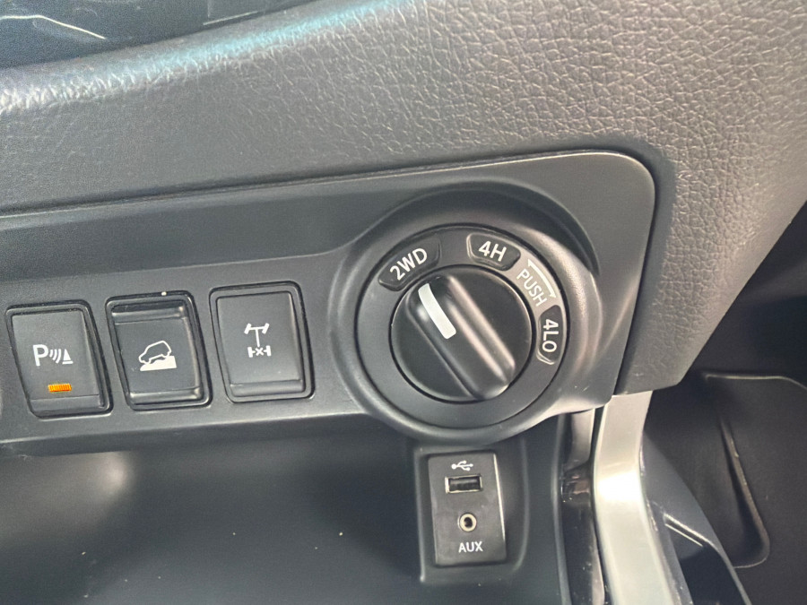 2018 Nissan Navara D23 Series 3 ST-X King Cab Pickup Image 26