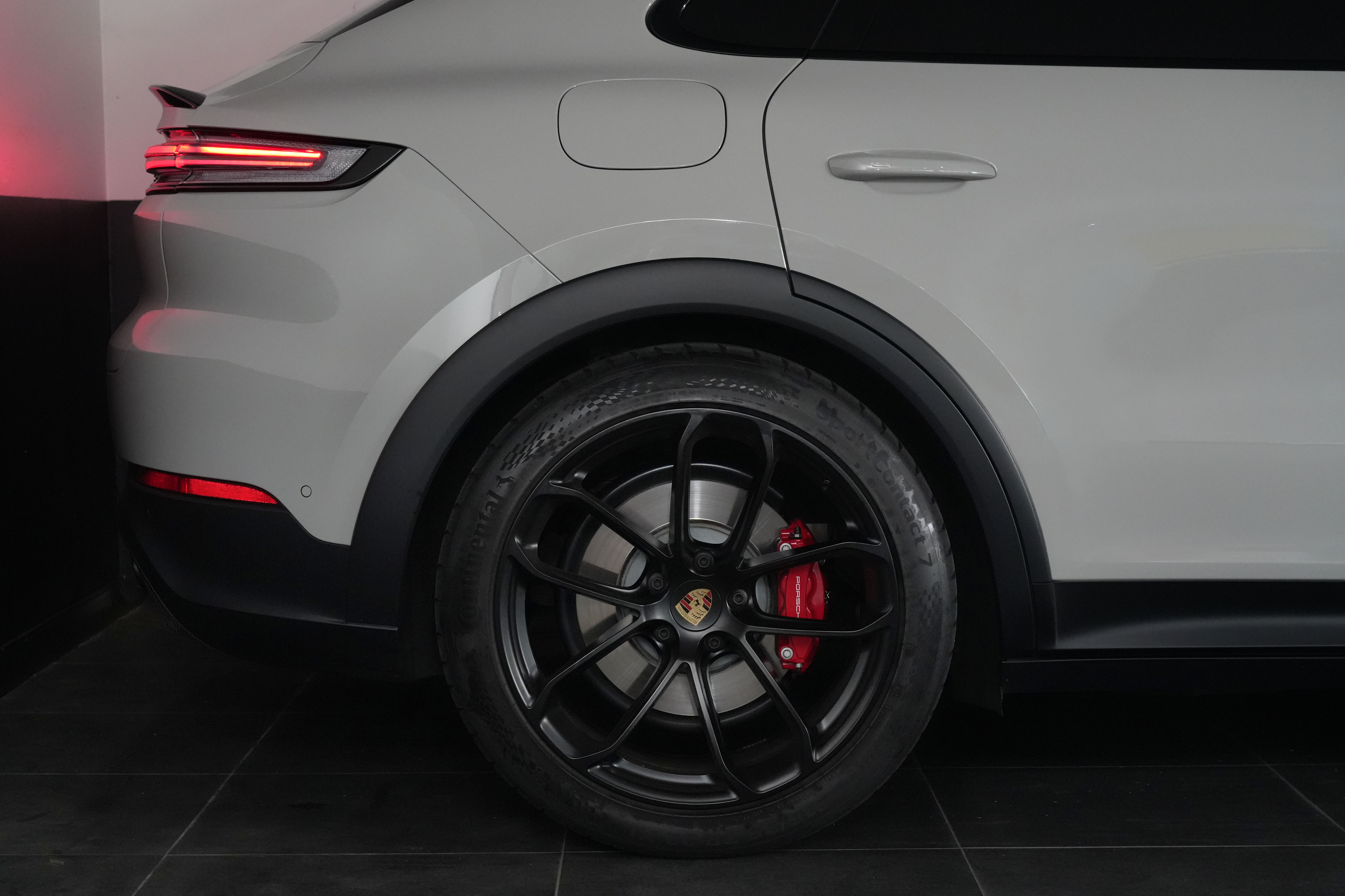 2024 Porsche Cayenne GTS Coupe Image 22
