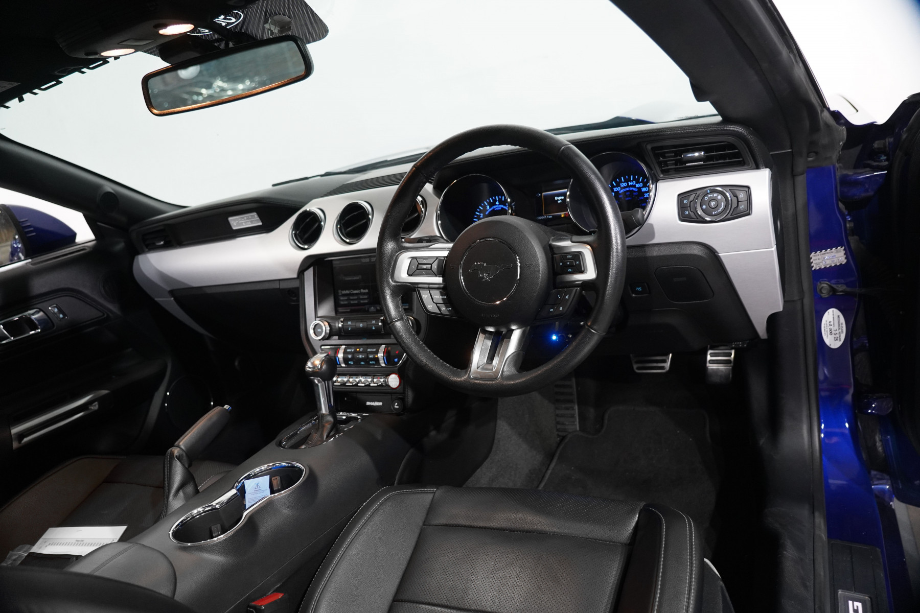 2016 Ford Mustang Fastback Gt 5.0 V8 Coupe Image 12