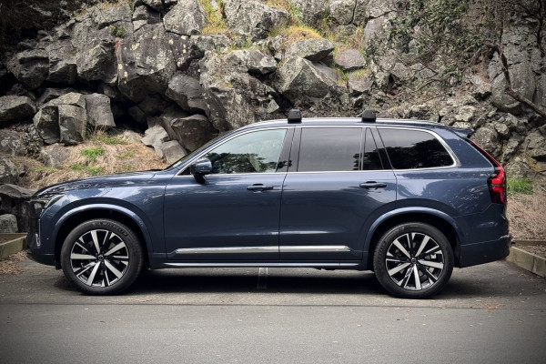 2025 Volvo XC90 L Series Ultra B5 Bright SUV Image 5