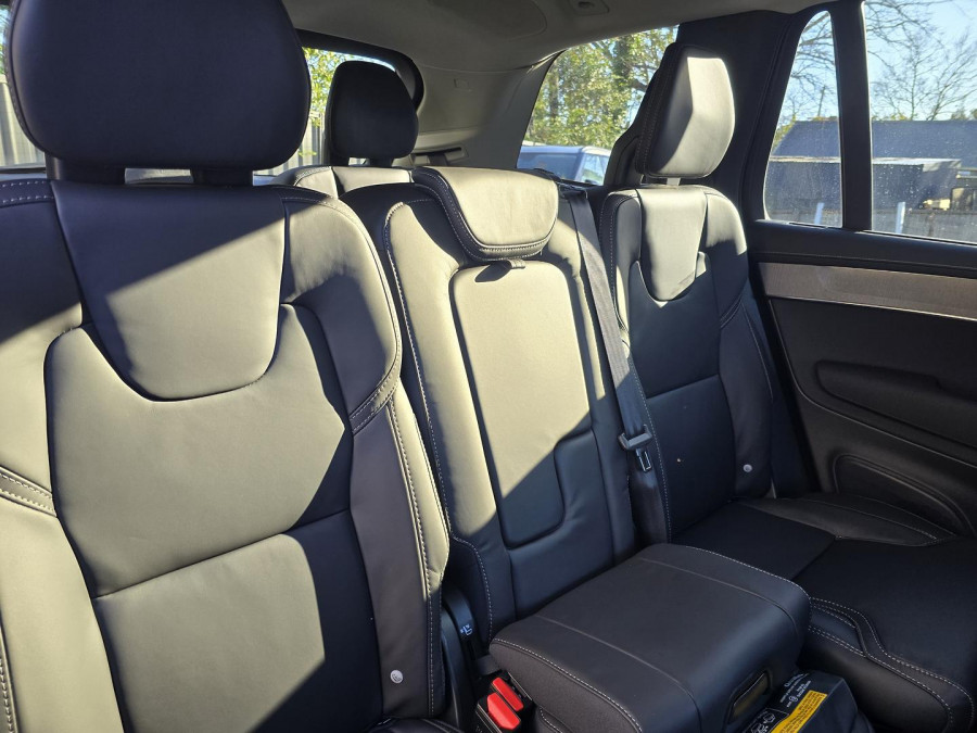 2026 Volvo XC90 L Series Ultra B5 Dark SUV Image 13