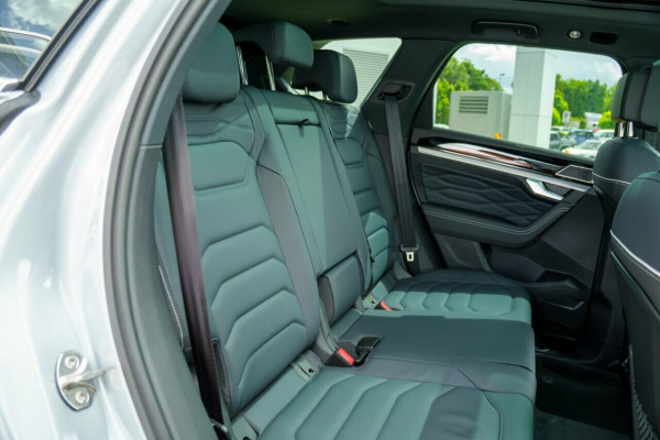 2025 Volkswagen Touareg RC 210TDI R-Line SUV Image 10