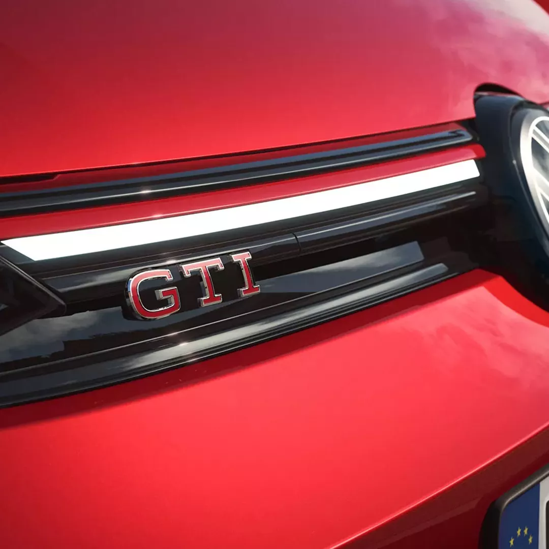 Bold exterior styling Optional fittings Image