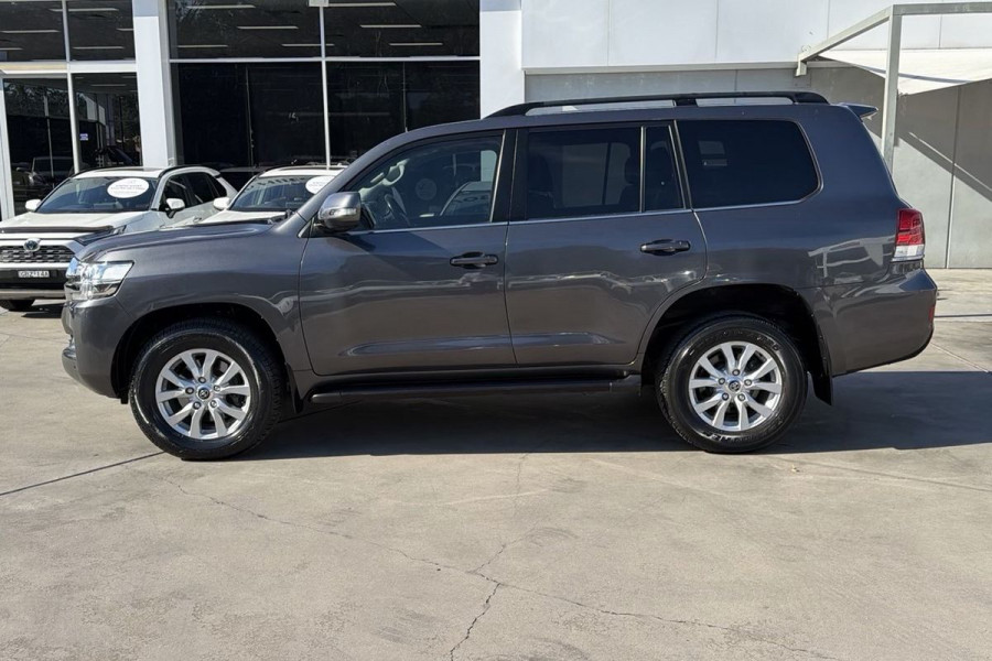 2019 Toyota LandCruiser VDJ200R VX SUV Image 8