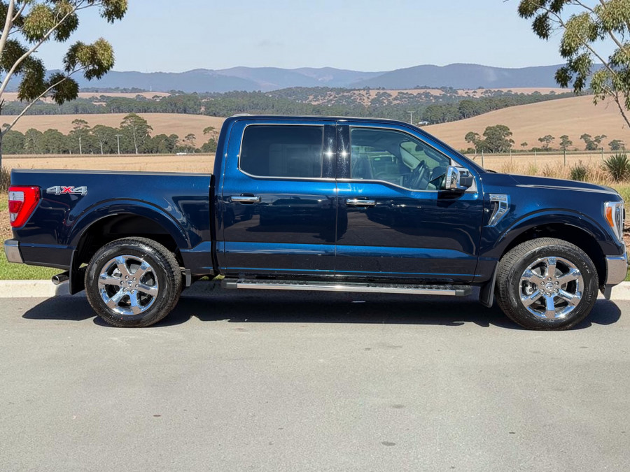 2023 Ford F-150  Lariat Dual Cab Image 8