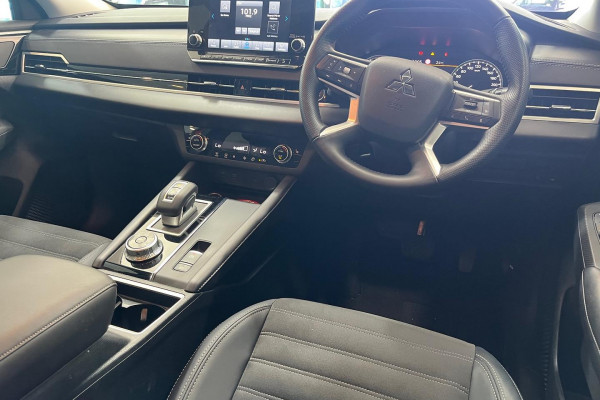 2024 Mitsubishi Outlander ZM Aspire SUV Image 10
