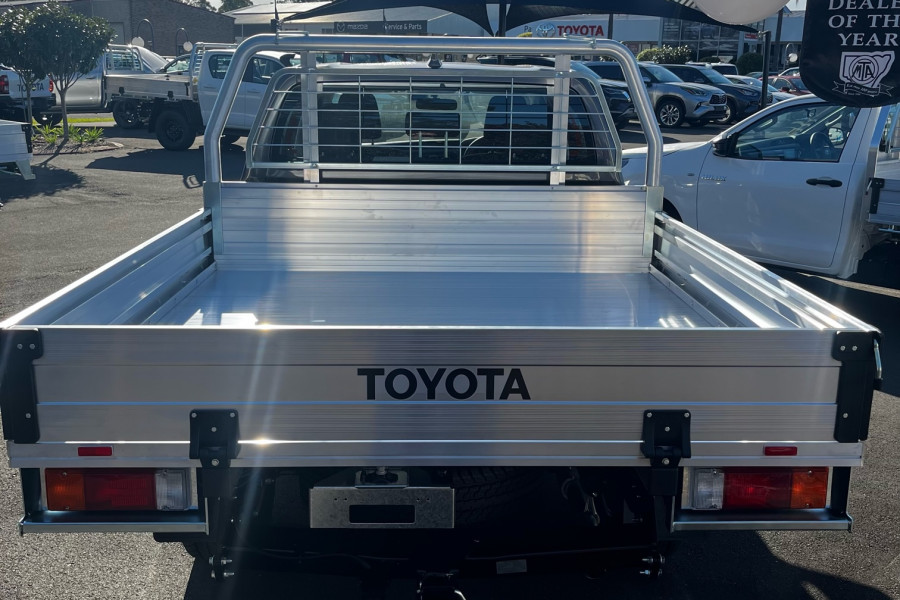 2025 MY24 Toyota HiLux GUN126R SR 48V Cab Chassis Image 7