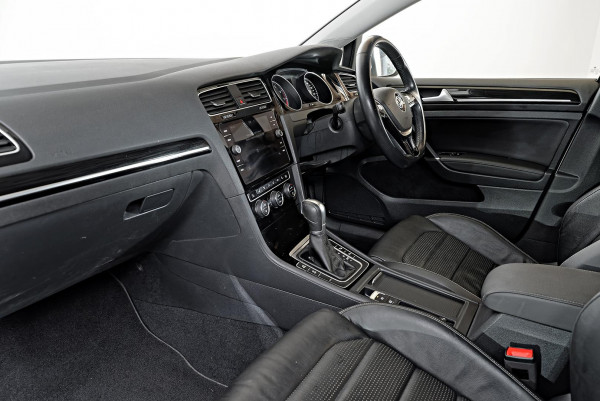 2018 Volkswagen Golf 7.5 110TSI Highline Wagon image 8