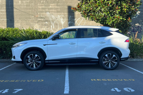 2026 MG HS Plug-in Hybrid Essence SUV Image 6
