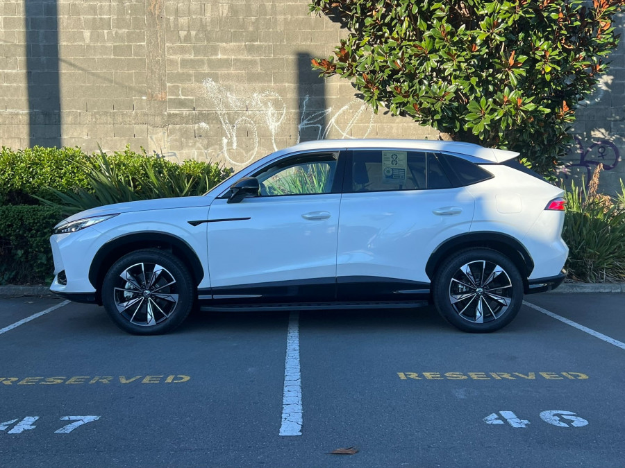 2026 MG HS Plug-in Hybrid Essence SUV Image 6