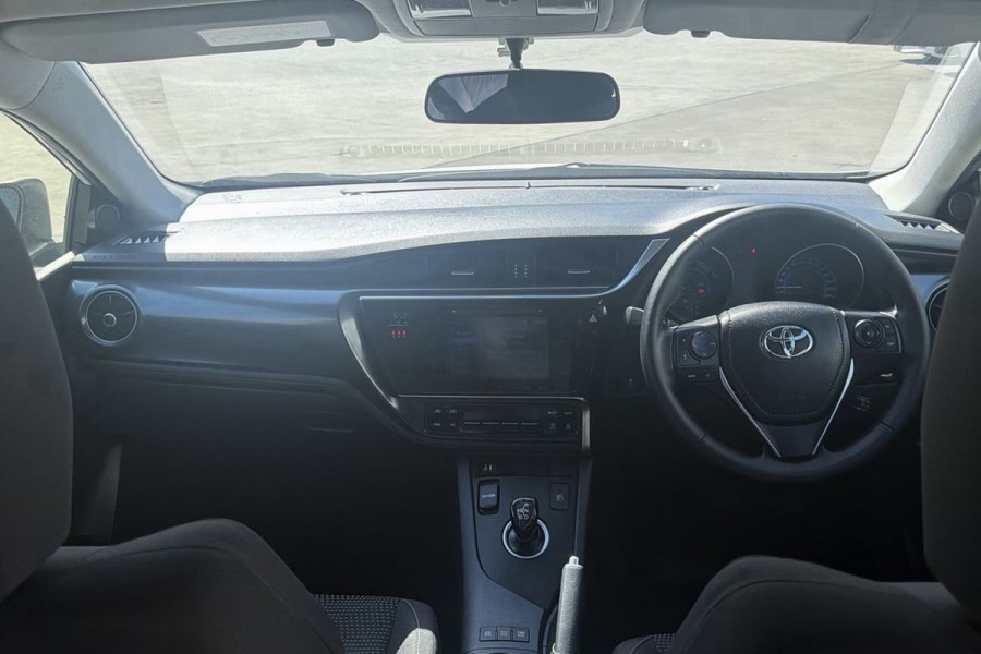 2017 Toyota Corolla ZWE186R Hybrid Hatch Image 8