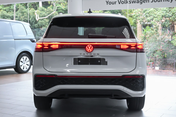 2025 Volkswagen Tayron R4 195TSI R-Line SUV Image 5