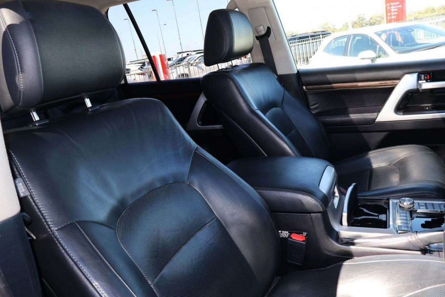 2016 Toyota LandCruiser VDJ200R VX SUV Image 11
