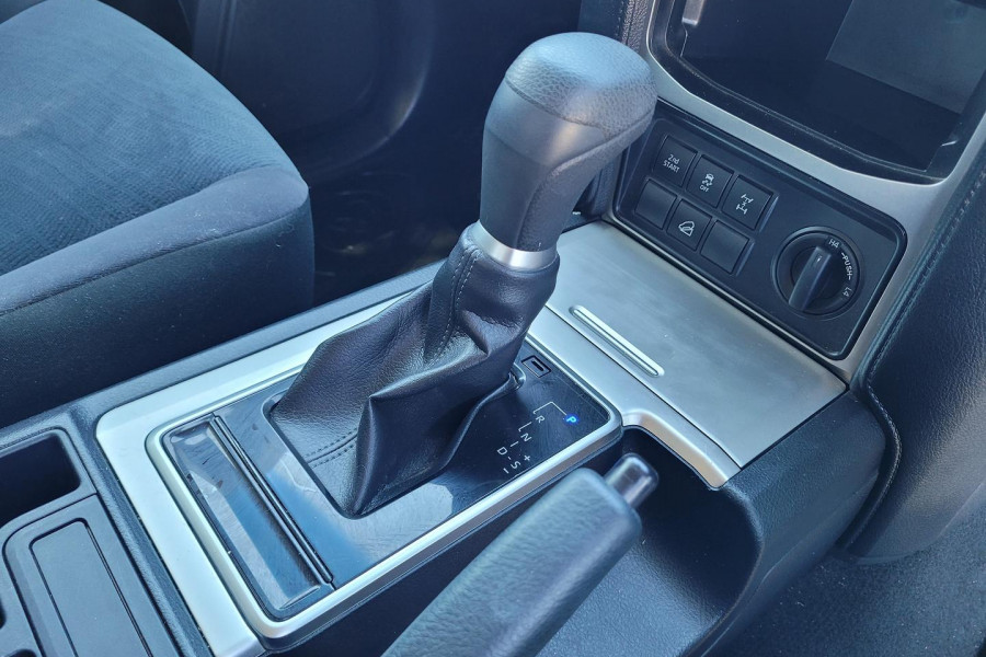 2019 Toyota LandCruiser Prado GDJ150R GX SUV Image 16