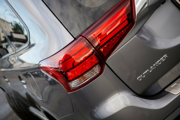 2019 Mitsubishi Outlander ZL ES SUV Image 7