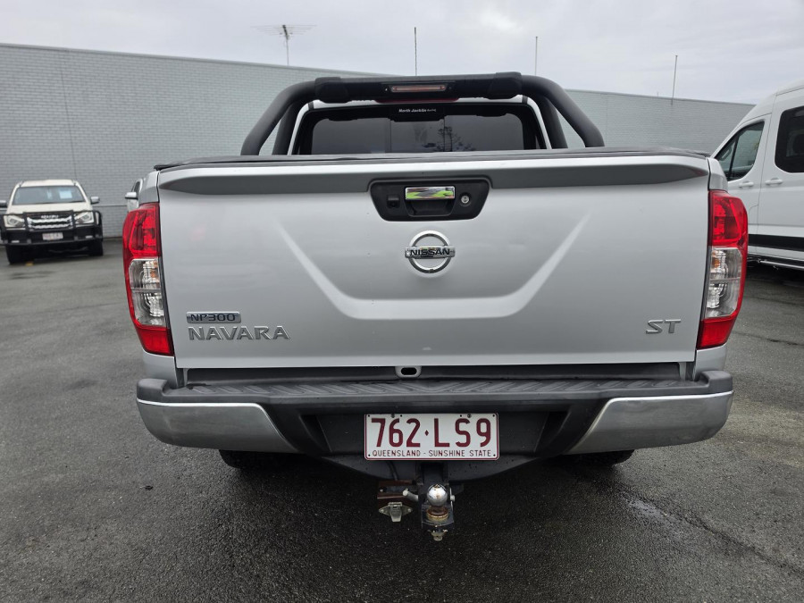 2015 Nissan Navara D23 ST Dual Cab Pickup Image 8