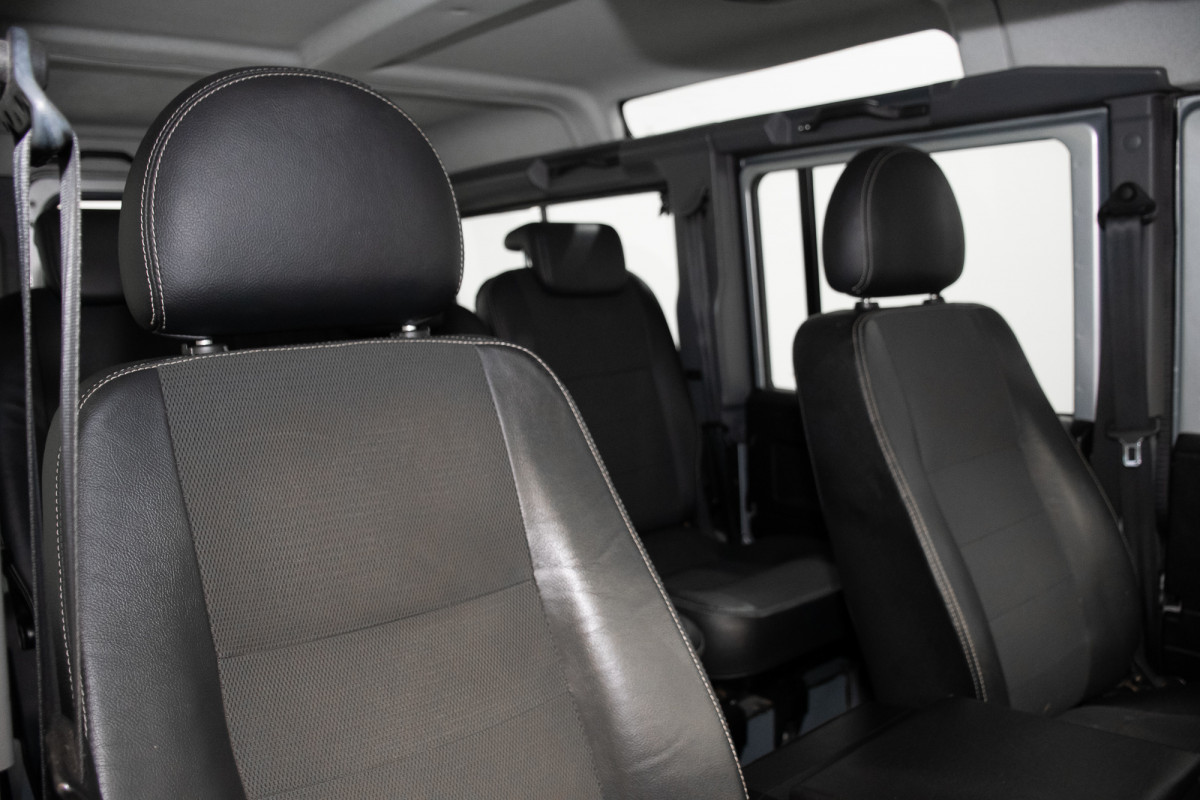 2013 Land Rover Defender 110 (4x4) SUV