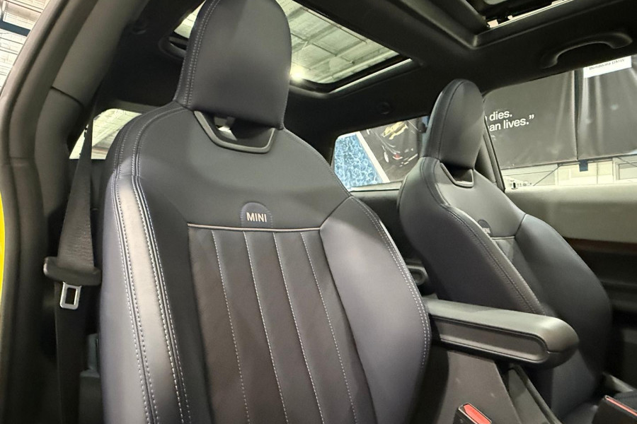 2025 MINI Cooper F65 S Favoured Hatch