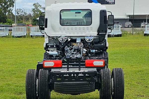2025 Isuzu FRR 110-240 AM D53 Cab Chassis Image 10