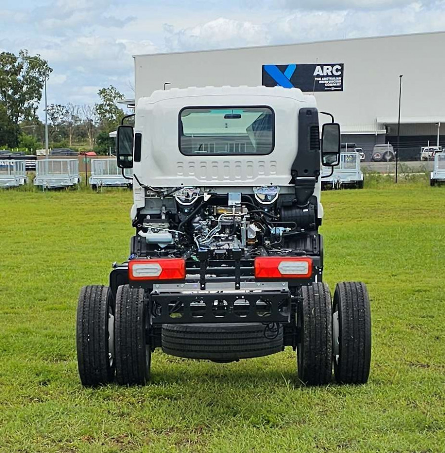 2025 Isuzu FRR 110-240 AM D53 Cab Chassis Image 10