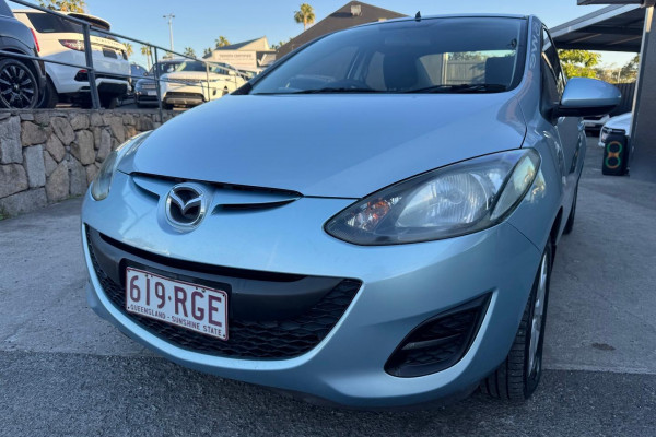 2010 Mazda 2 DE Series 2 Maxx Sedan Image 2