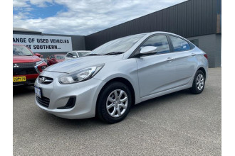 2013 MY15 Hyundai Accent RB2  Active Sedan Image 5