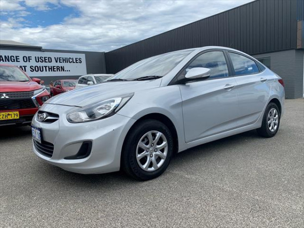 2013 MY15 Hyundai Accent RB2  Active Sedan