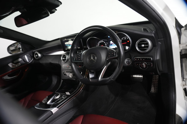 2016 Mercedes-Benz C-Class C250 SUV Image 11