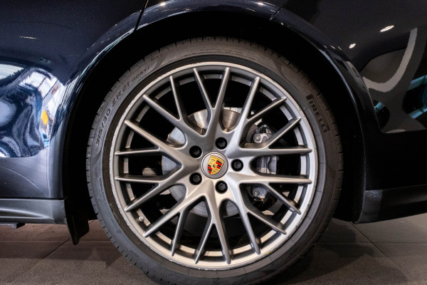 2021 MY22 Porsche Panamera 971 Sedan